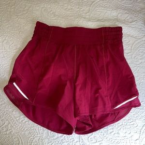 Lululemon Hotty Hot High-Rise Lined Short 4"